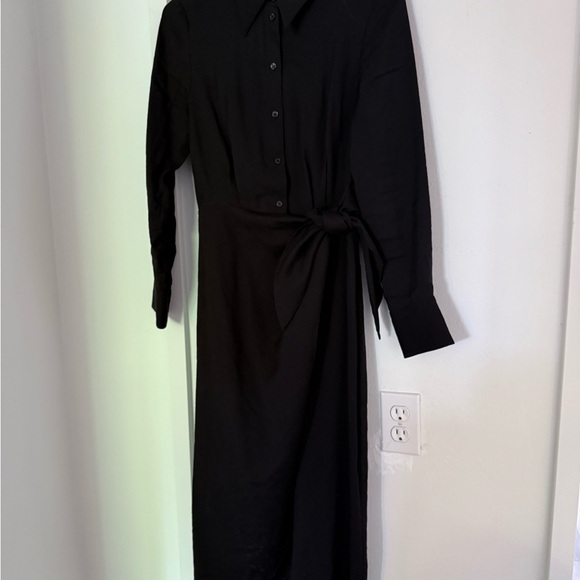 & Other Stories Elegant Black Wrap Dress - Picture 5 of 6
